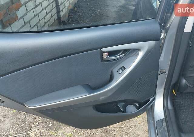 Сірий Хендай Елантра, об'ємом двигуна 1.8 л та пробігом 185 тис. км за 8900 $, фото 14 на Automoto.ua