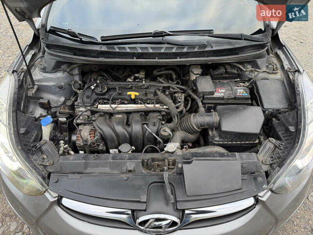 Серый Хендай Элантра, объемом двигателя 1.8 л и пробегом 228 тыс. км за 7999 $, фото 11 на Automoto.ua