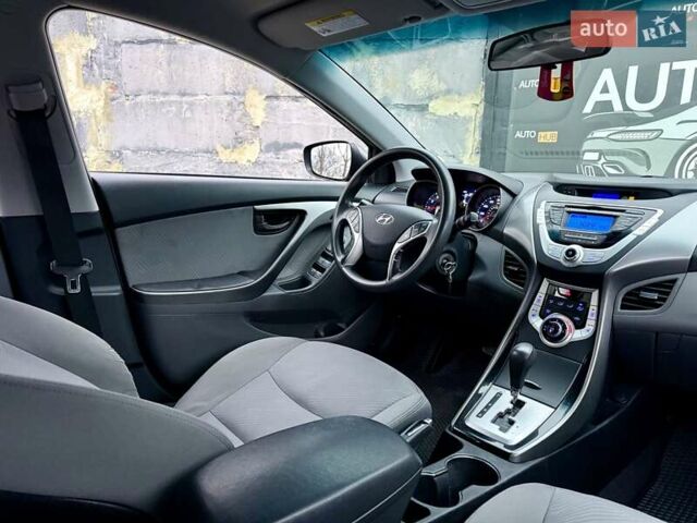 Серый Хендай Элантра, объемом двигателя 1.8 л и пробегом 219 тыс. км за 9000 $, фото 9 на Automoto.ua
