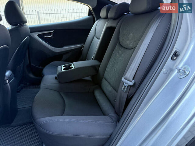 Хендай Элантра 2012 в Тернополе на Automoto.ua Серый Хендай Элантра, объемом двигателя 1.8 л и пробегом 168 тыс. км за 7500 $, фото 46 на Automoto.ua