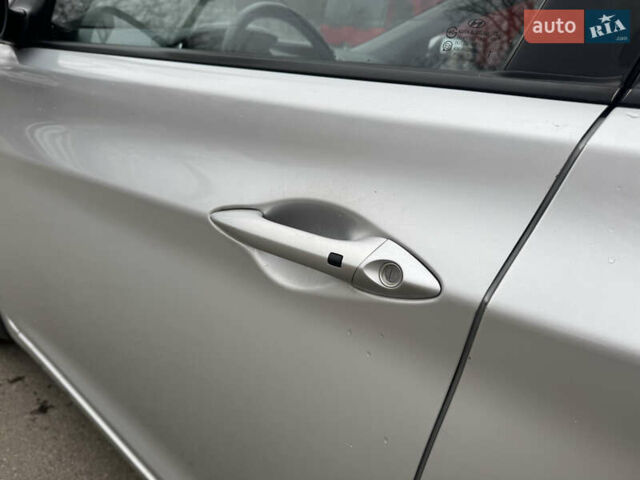 Сірий Хендай Елантра, об'ємом двигуна 1.59 л та пробігом 87 тис. км за 9800 $, фото 13 на Automoto.ua