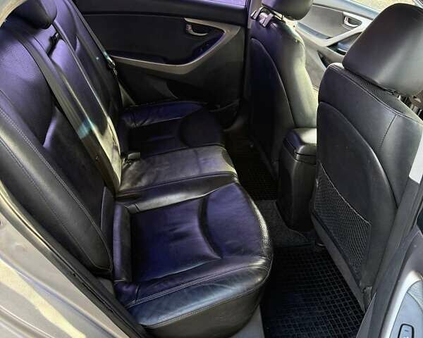 Сірий Хендай Елантра, об'ємом двигуна 1.8 л та пробігом 220 тис. км за 8600 $, фото 10 на Automoto.ua