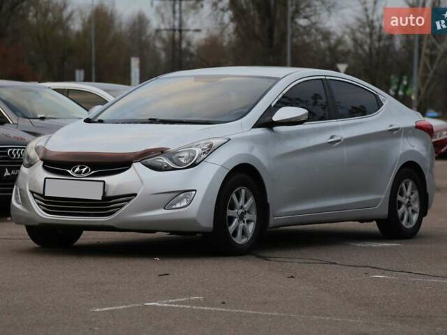 Сірий Хендай Елантра, об'ємом двигуна 1.59 л та пробігом 175 тис. км за 9200 $, фото 2 на Automoto.ua