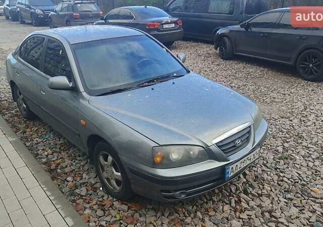 Сірий Хендай Елантра, об'ємом двигуна 1.6 л та пробігом 430 тис. км за 2950 $, фото 5 на Automoto.ua