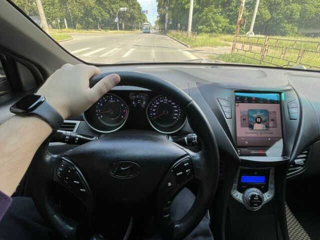 Серый Хендай Элантра, объемом двигателя 1.8 л и пробегом 167 тыс. км за 7900 $, фото 16 на Automoto.ua