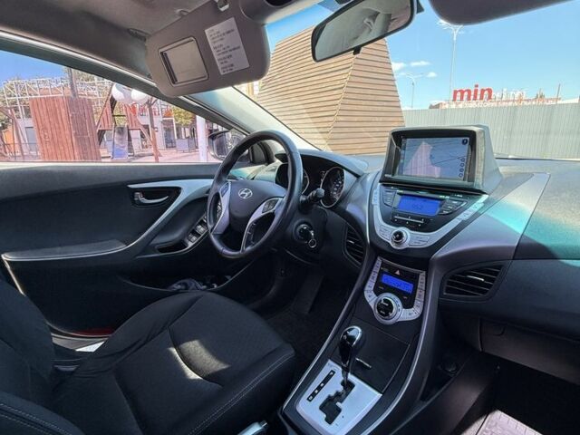 Сірий Хендай Елантра, об'ємом двигуна 1.6 л та пробігом 181 тис. км за 8900 $, фото 6 на Automoto.ua