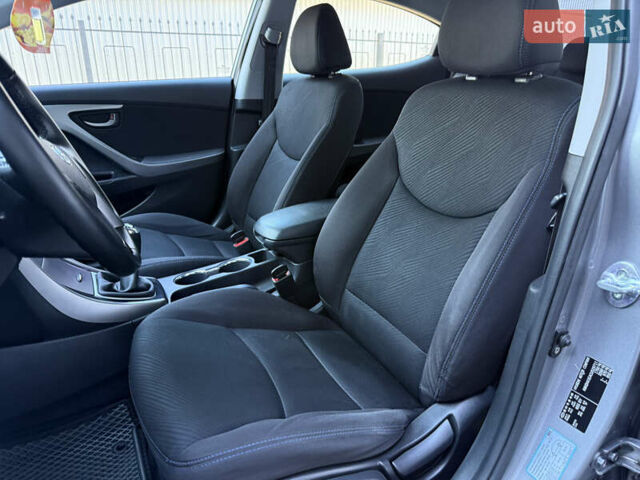 Хендай Элантра 2012 в Тернополе на Automoto.ua Серый Хендай Элантра, объемом двигателя 1.8 л и пробегом 168 тыс. км за 7500 $, фото 31 на Automoto.ua