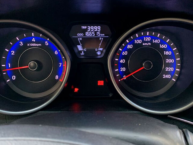 Сірий Хендай Елантра, об'ємом двигуна 1.6 л та пробігом 167 тис. км за 9200 $, фото 7 на Automoto.ua