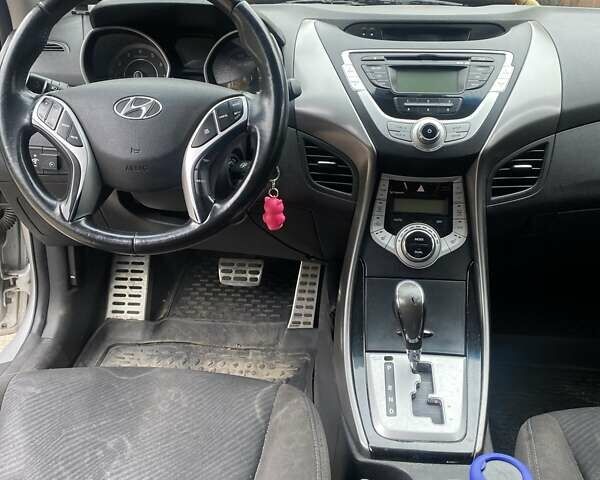 Хендай Элантра 2012 в Днепре (Днепропетровске) на Automoto.ua Серый Хендай Элантра, объемом двигателя 1.8 л и пробегом 194 тыс. км за 8300 $, фото 1 на Automoto.ua