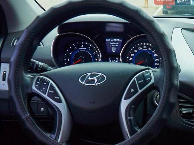 Сірий Хендай Елантра, об'ємом двигуна 1.59 л та пробігом 225 тис. км за 9500 $, фото 12 на Automoto.ua