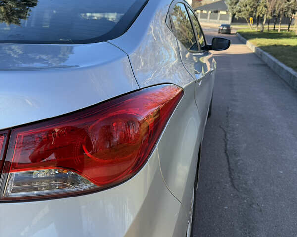 Серый Хендай Элантра, объемом двигателя 1.8 л и пробегом 194 тыс. км за 8399 $, фото 4 на Automoto.ua