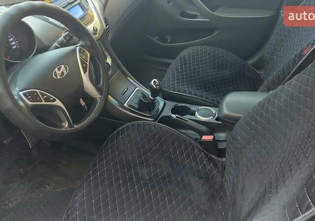 Сірий Хендай Елантра, об'ємом двигуна 1.8 л та пробігом 185 тис. км за 8900 $, фото 11 на Automoto.ua