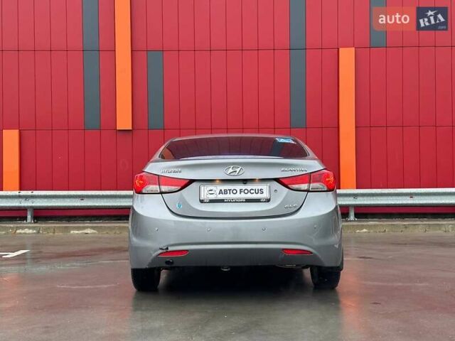 Сірий Хендай Елантра, об'ємом двигуна 1.59 л та пробігом 232 тис. км за 8290 $, фото 6 на Automoto.ua