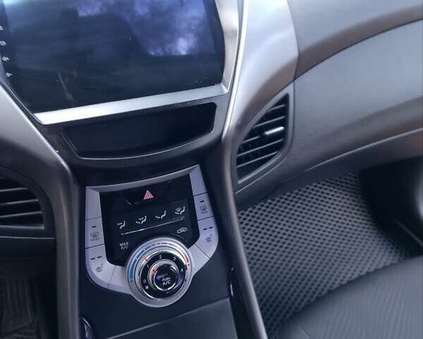 Серый Хендай Элантра, объемом двигателя 1.59 л и пробегом 231 тыс. км за 8000 $, фото 12 на Automoto.ua