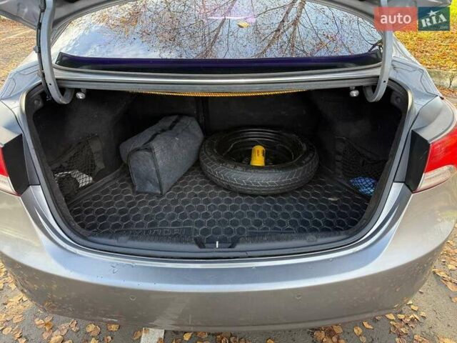 Сірий Хендай Елантра, об'ємом двигуна 1.8 л та пробігом 220 тис. км за 8600 $, фото 18 на Automoto.ua
