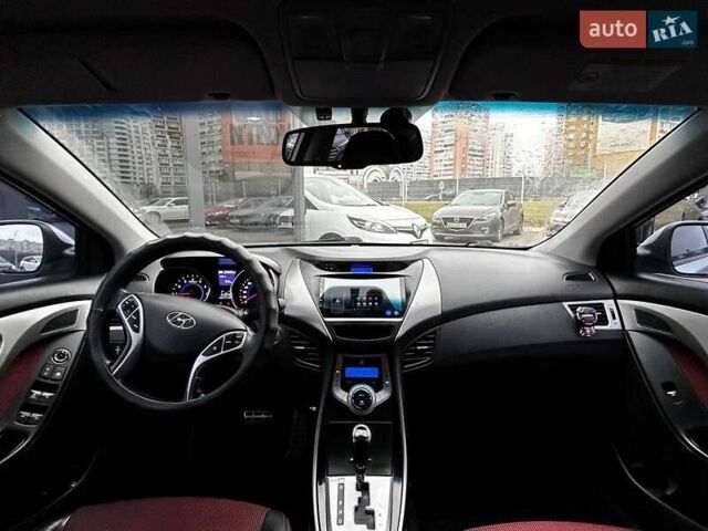 Сірий Хендай Елантра, об'ємом двигуна 1.59 л та пробігом 225 тис. км за 9990 $, фото 27 на Automoto.ua