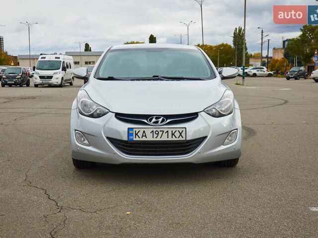 Сірий Хендай Елантра, об'ємом двигуна 1.59 л та пробігом 225 тис. км за 9500 $, фото 1 на Automoto.ua