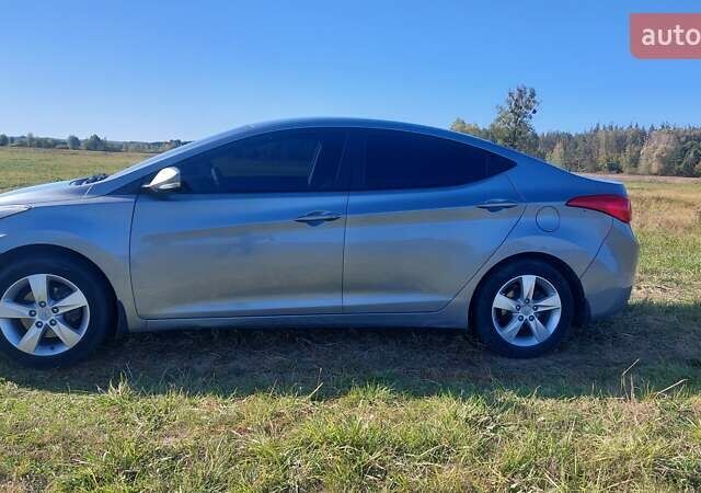 Сірий Хендай Елантра, об'ємом двигуна 1.8 л та пробігом 185 тис. км за 8900 $, фото 1 на Automoto.ua