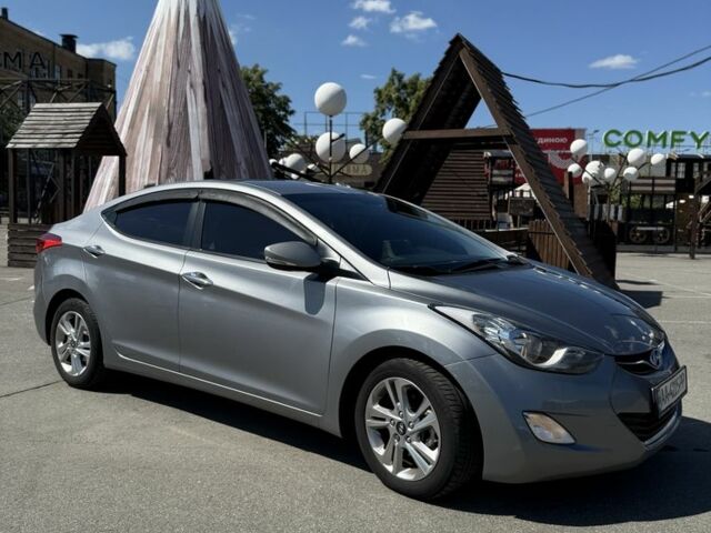 Сірий Хендай Елантра, об'ємом двигуна 1.6 л та пробігом 181 тис. км за 8900 $, фото 2 на Automoto.ua