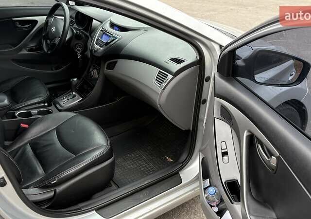 Сірий Хендай Елантра, об'ємом двигуна 1.8 л та пробігом 287 тис. км за 7850 $, фото 9 на Automoto.ua