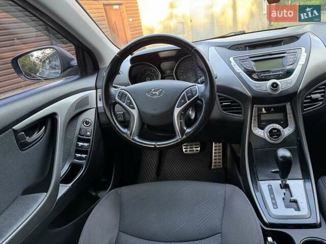 Серый Хендай Элантра, объемом двигателя 1.8 л и пробегом 168 тыс. км за 9200 $, фото 49 на Automoto.ua