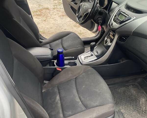 Хендай Элантра 2012 в Днепре (Днепропетровске) на Automoto.ua Серый Хендай Элантра, объемом двигателя 1.8 л и пробегом 194 тыс. км за 8300 $, фото 12 на Automoto.ua