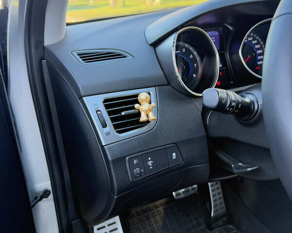 Серый Хендай Элантра, объемом двигателя 1.8 л и пробегом 194 тыс. км за 8399 $, фото 26 на Automoto.ua