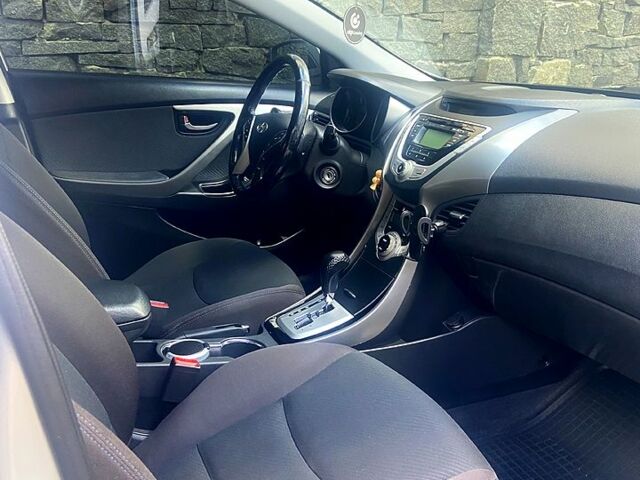 Серый Хендай Элантра, объемом двигателя 1.8 л и пробегом 230 тыс. км за 6800 $, фото 5 на Automoto.ua