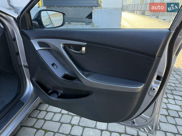 Хендай Элантра 2012 в Тернополе на Automoto.ua Серый Хендай Элантра, объемом двигателя 1.8 л и пробегом 168 тыс. км за 7500 $, фото 51 на Automoto.ua