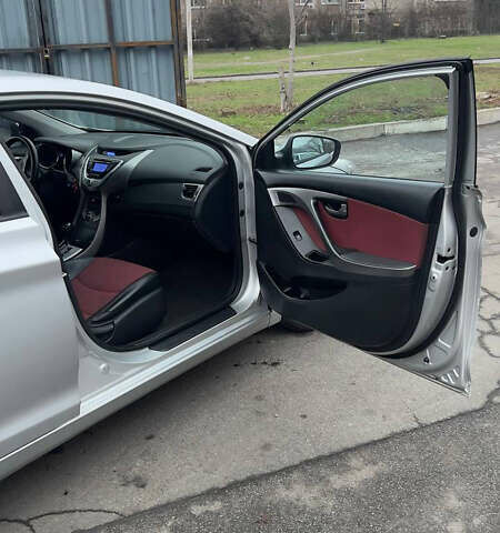 Серый Хендай Элантра, объемом двигателя 1.59 л и пробегом 200 тыс. км за 9000 $, фото 7 на Automoto.ua