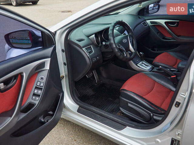 Сірий Хендай Елантра, об'ємом двигуна 1.59 л та пробігом 225 тис. км за 9500 $, фото 8 на Automoto.ua