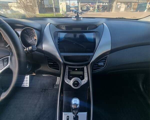 Сірий Хендай Елантра, об'ємом двигуна 1.8 л та пробігом 271 тис. км за 7800 $, фото 17 на Automoto.ua