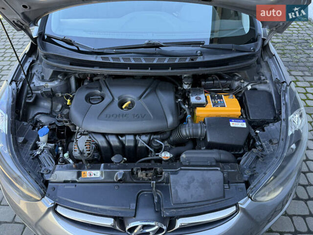 Хендай Элантра 2012 в Тернополе на Automoto.ua Серый Хендай Элантра, объемом двигателя 1.8 л и пробегом 168 тыс. км за 7500 $, фото 54 на Automoto.ua