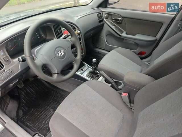 Серый Хендай Элантра, объемом двигателя 1.6 л и пробегом 197 тыс. км за 4400 $, фото 19 на Automoto.ua