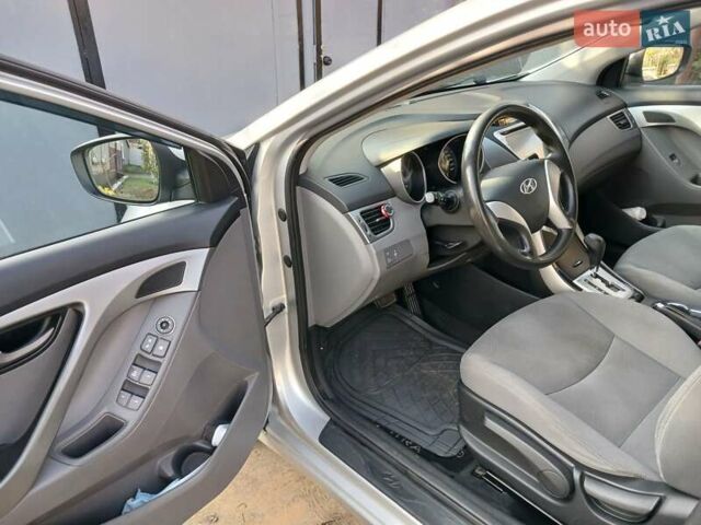 Серый Хендай Элантра, объемом двигателя 1.59 л и пробегом 132 тыс. км за 9300 $, фото 5 на Automoto.ua