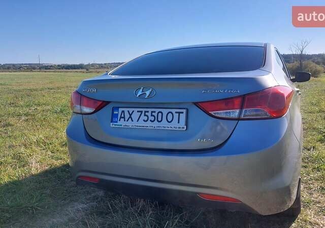 Сірий Хендай Елантра, об'ємом двигуна 1.8 л та пробігом 185 тис. км за 8900 $, фото 3 на Automoto.ua