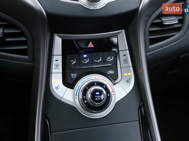 Сірий Хендай Елантра, об'ємом двигуна 1.59 л та пробігом 175 тис. км за 9200 $, фото 19 на Automoto.ua