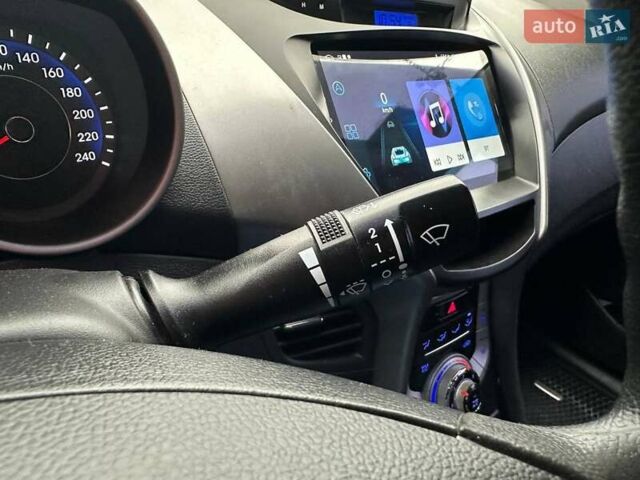 Сірий Хендай Елантра, об'ємом двигуна 1.59 л та пробігом 232 тис. км за 8290 $, фото 23 на Automoto.ua