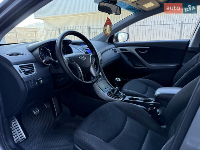 Хендай Элантра 2012 в Тернополе на Automoto.ua Серый Хендай Элантра, объемом двигателя 1.8 л и пробегом 168 тыс. км за 7500 $, фото 26 на Automoto.ua