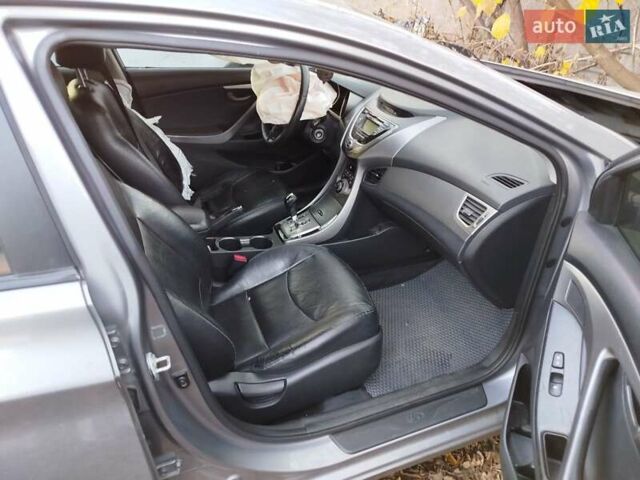 Сірий Хендай Елантра, об'ємом двигуна 1.8 л та пробігом 180 тис. км за 4500 $, фото 2 на Automoto.ua