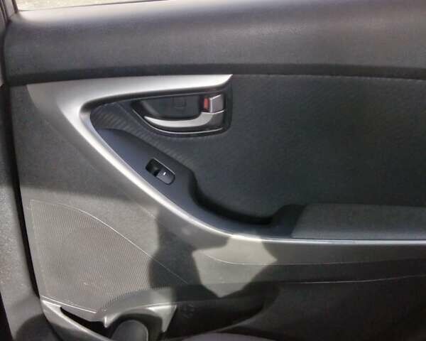 Сірий Хендай Елантра, об'ємом двигуна 1.8 л та пробігом 155 тис. км за 8800 $, фото 17 на Automoto.ua
