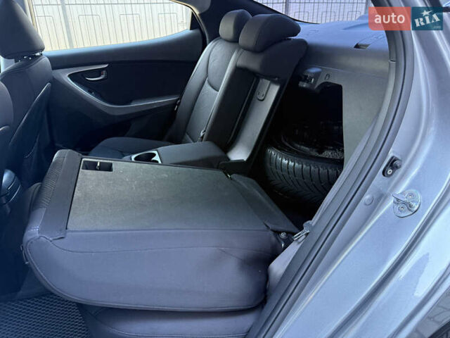 Хендай Элантра 2012 в Тернополе на Automoto.ua Серый Хендай Элантра, объемом двигателя 1.8 л и пробегом 168 тыс. км за 7500 $, фото 47 на Automoto.ua