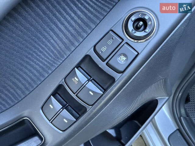 Хендай Элантра 2012 в Тернополе на Automoto.ua Серый Хендай Элантра, объемом двигателя 1.8 л и пробегом 168 тыс. км за 7500 $, фото 41 на Automoto.ua