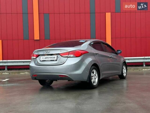 Сірий Хендай Елантра, об'ємом двигуна 1.59 л та пробігом 232 тис. км за 8290 $, фото 7 на Automoto.ua