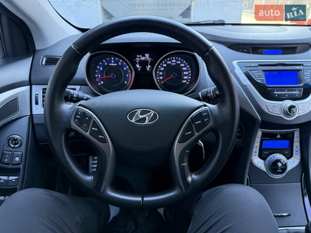 Хендай Элантра 2012 в Тернополе на Automoto.ua Серый Хендай Элантра, объемом двигателя 1.8 л и пробегом 168 тыс. км за 7500 $, фото 39 на Automoto.ua