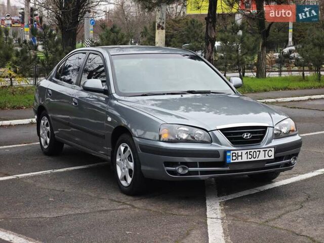 Серый Хендай Элантра, объемом двигателя 1.6 л и пробегом 197 тыс. км за 4400 $, фото 4 на Automoto.ua