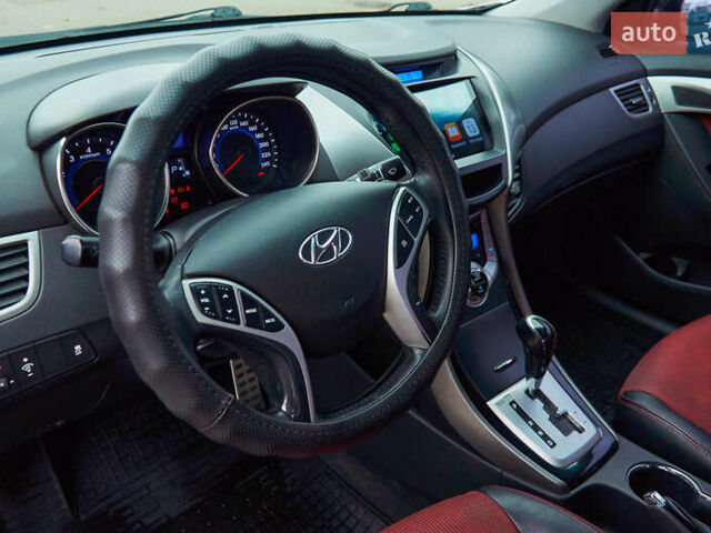 Сірий Хендай Елантра, об'ємом двигуна 1.59 л та пробігом 225 тис. км за 9500 $, фото 13 на Automoto.ua