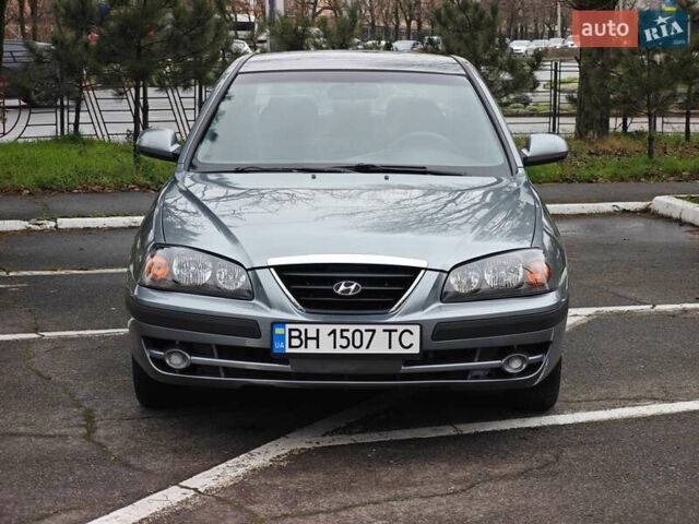 Серый Хендай Элантра, объемом двигателя 1.6 л и пробегом 197 тыс. км за 4400 $, фото 2 на Automoto.ua