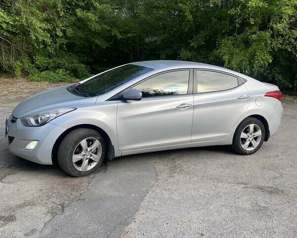 Хендай Элантра 2012 в Днепре (Днепропетровске) на Automoto.ua Серый Хендай Элантра, объемом двигателя 1.8 л и пробегом 194 тыс. км за 8300 $, фото 4 на Automoto.ua