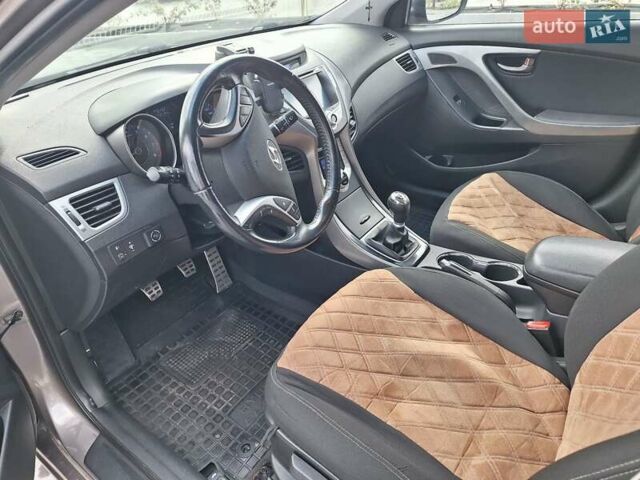 Серый Хендай Элантра, объемом двигателя 1.8 л и пробегом 142 тыс. км за 6700 $, фото 17 на Automoto.ua